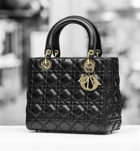 borsa lady dior nera media|Borsa media Lady Dior.